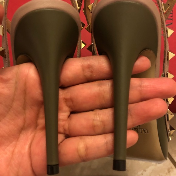 SOLD Valentino Rockstud heels, Green, size 36 - Picture 8 of 8